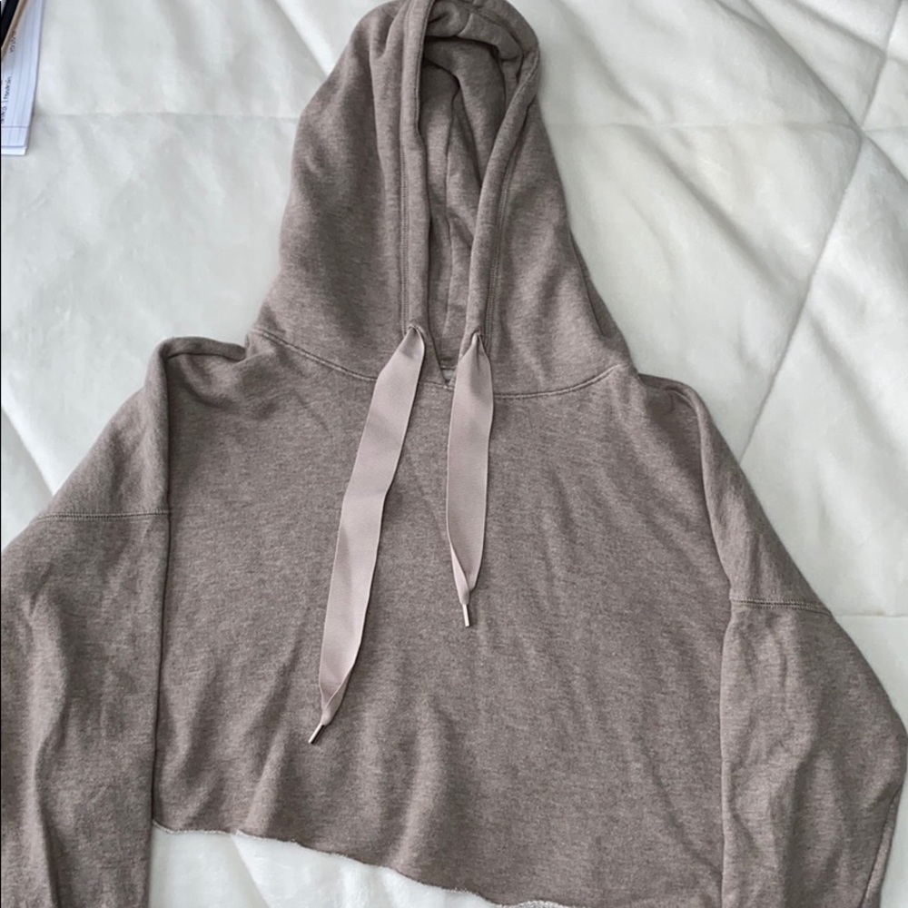 AERIE beige cropped hoodie